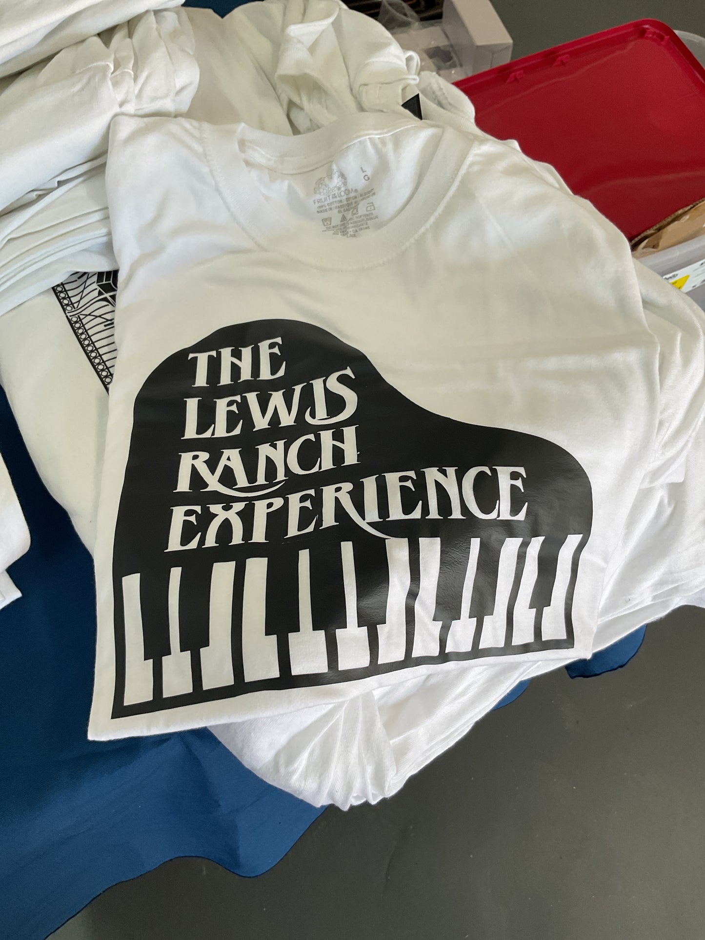 Piano tee
